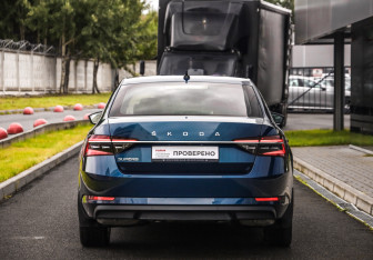 Подержанный автомобиль Skoda Superb Liftback 2022 года (7 фото)
