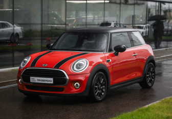 Подержанный автомобиль MINI Hatch 2020 года (3 фото)
