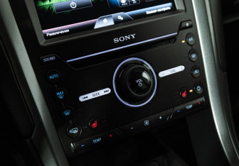 Подержанный автомобиль Ford Mondeo Sedan 2016 года (17 фото)