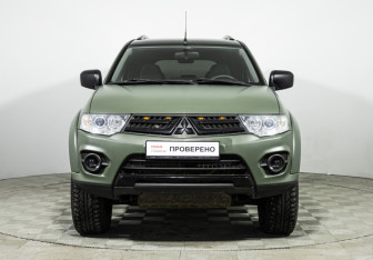 Подержанный автомобиль Mitsubishi Pajero Sport 2013 года (2 фото)