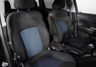 Подержанный автомобиль Chevrolet Orlando 2013 года (19 фото)
