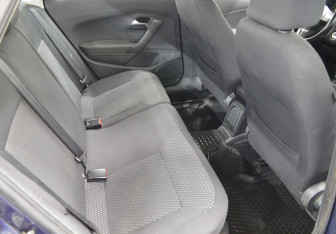 Подержанный автомобиль Volkswagen Polo Sedan 2014 года (13 фото)