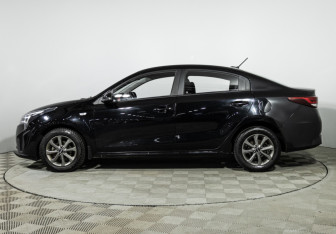 Подержанный автомобиль Kia Rio Sedan 2021 года (8 фото)