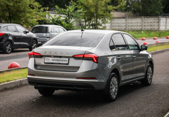 Подержанный автомобиль Skoda Rapid Liftback 2020 года (6 фото)