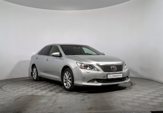 Подержанный автомобиль Toyota Camry Sedan 2011 года (3 фото)