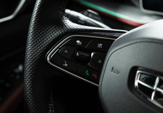 Подержанный автомобиль Geely Coolray 2024 года (20 фото)