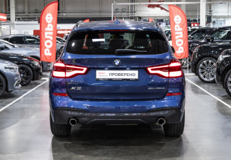 Подержанный автомобиль BMW X3 2018 года (9 фото)