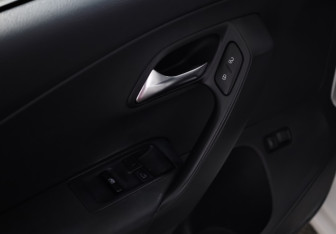 Подержанный автомобиль Volkswagen Polo Sedan 2018 года (12 фото)