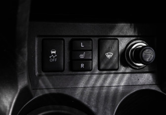 Подержанный автомобиль Toyota RAV4 2011 года (15 фото)