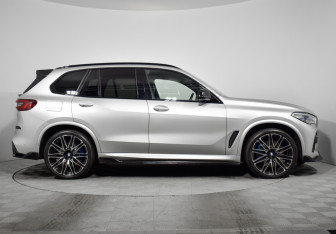 Подержанный автомобиль BMW X5 2020 года (4 фото)