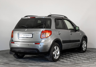 Подержанный автомобиль Suzuki SX4 Hatchback 2011 года (5 фото)