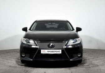 Подержанный автомобиль Lexus ES 2012 года (2 фото)