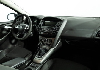 Подержанный автомобиль Ford Focus Sedan 2011 года (9 фото)