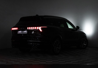 Подержанный автомобиль Lynk&Co 09 2023 года (37 фото)