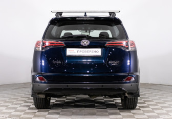 Подержанный автомобиль Toyota RAV4 2019 года (12 фото)