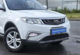 Подержанный автомобиль Geely Atlas 2018 года (9 фото)