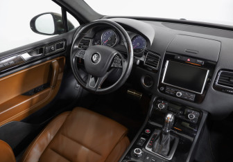 Подержанный автомобиль Volkswagen Touareg 2014 года (8 фото)