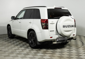 Подержанный автомобиль Suzuki Grand Vitara 2011 года (7 фото)