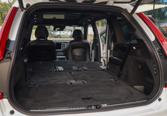 Подержанный автомобиль Volvo XC90 2019 года (37 фото)