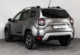 Подержанный автомобиль Renault Duster 2021 года (7 фото)
