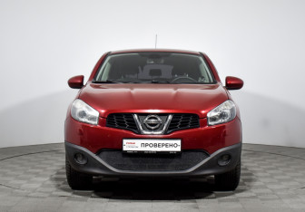 Подержанный автомобиль Nissan Qashqai 2010 года (2 фото)