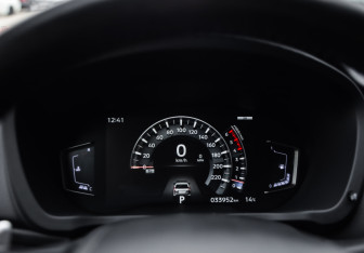 Подержанный автомобиль Mitsubishi Pajero Sport 2021 года (14 фото)