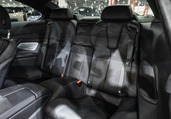 Подержанный автомобиль BMW M6 Coupe 2013 года (26 фото)