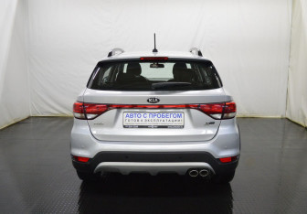 Подержанный автомобиль Kia Rio Hatchback 2020 года (6 фото)