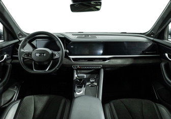 Подержанный автомобиль Geely Monjaro 2024 года (14 фото)