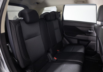 Подержанный автомобиль Mitsubishi Outlander 2019 года (13 фото)