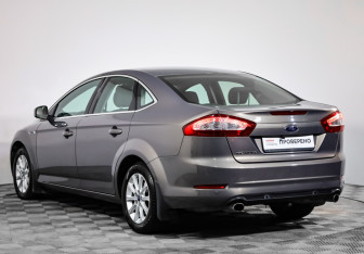 Подержанный автомобиль Ford Mondeo Sedan 2013 года (7 фото)