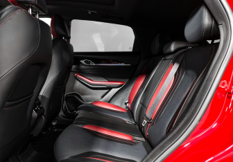 Подержанный автомобиль Geely Coolray 2023 года (13 фото)