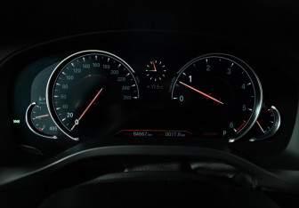 Подержанный автомобиль BMW X3 2018 года (13 фото)