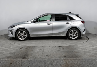 Подержанный автомобиль Kia Ceed Hatchback 2018 года (8 фото)