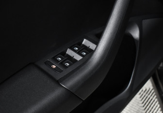 Подержанный автомобиль Skoda Octavia Liftback 2014 года (10 фото)