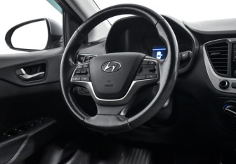 Подержанный автомобиль Hyundai Solaris Sedan 2018 года (15 фото)