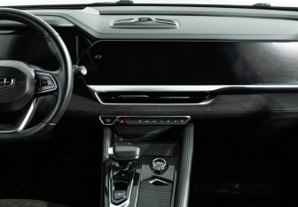 Подержанный автомобиль Geely Monjaro 2024 года (14 фото)