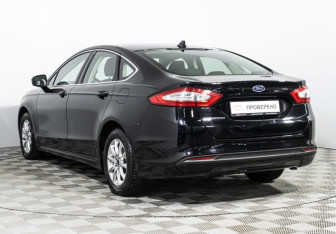 Подержанный автомобиль Ford Mondeo Sedan 2018 года (7 фото)