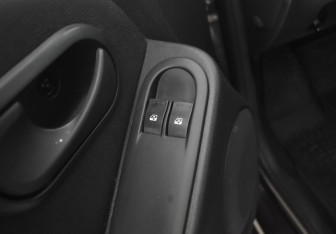 Подержанный автомобиль Renault Duster 2014 года (17 фото)