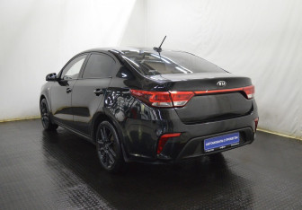 Подержанный автомобиль Kia Rio Sedan 2019 года (7 фото)