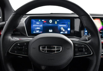 Подержанный автомобиль Geely Coolray 2023 года (16 фото)
