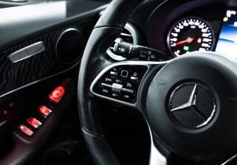 Подержанный автомобиль Mercedes-Benz GLC Coupe 2020 года (26 фото)