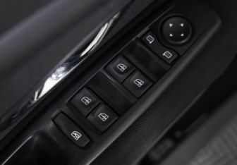 Подержанный автомобиль Renault Fluence 2014 года (20 фото)