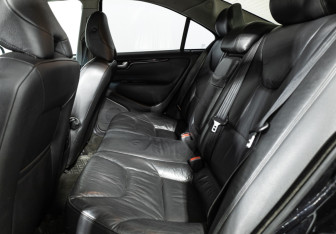 Подержанный автомобиль Volvo S60 2007 года (10 фото)
