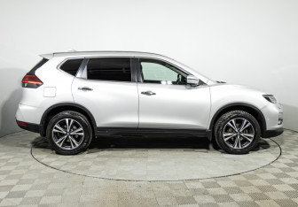 Подержанный автомобиль Nissan X-Trail 2020 года (4 фото)