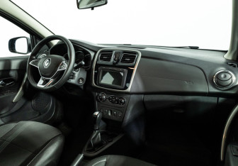 Подержанный автомобиль Renault Logan Sedan 2021 года (9 фото)