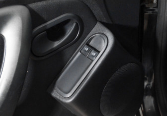 Подержанный автомобиль Renault Duster 2016 года (10 фото)