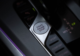 Подержанный автомобиль BMW X5 2019 года (22 фото)