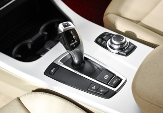 Подержанный автомобиль BMW X3 2011 года (11 фото)