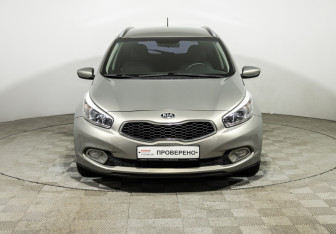 Подержанный автомобиль Kia Ceed Wagon 2014 года (2 фото)
